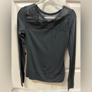 Lululemon Long Sleeve. fun mesh polka dot top. No wear and tear, Smoke free home